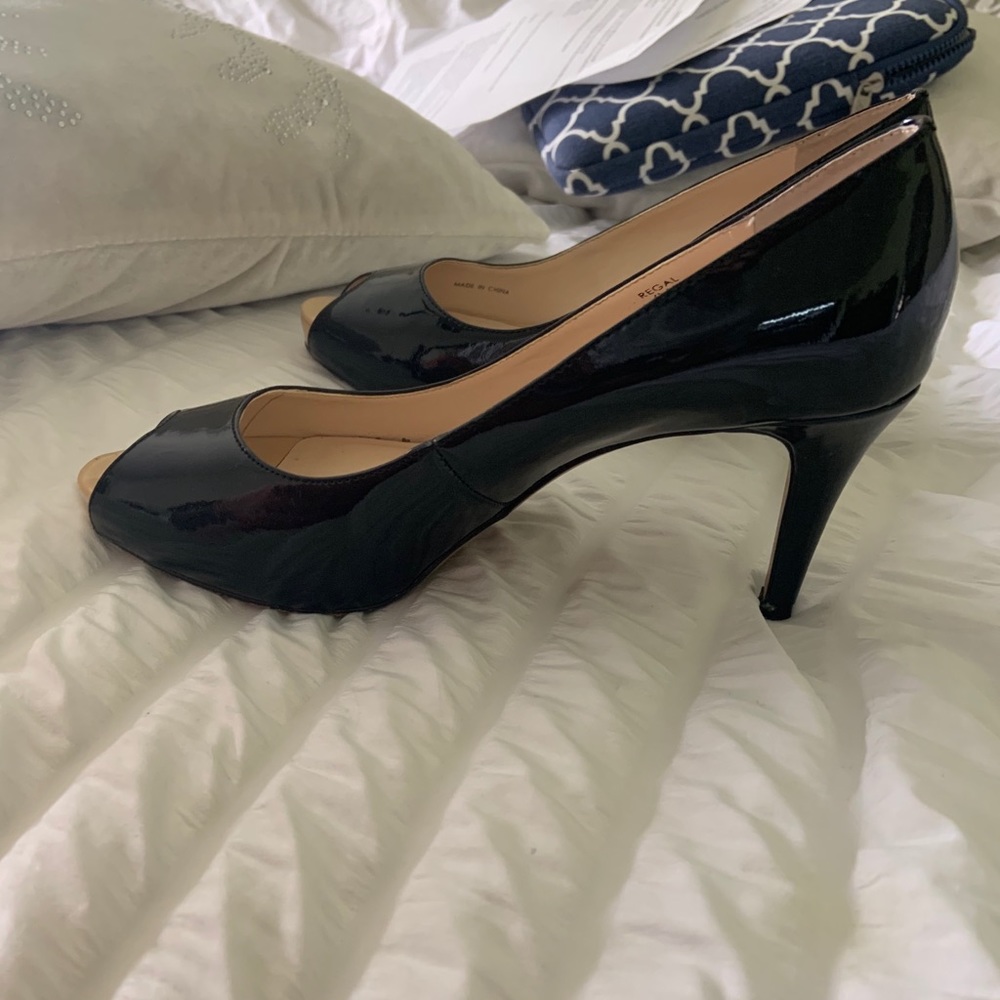 Black Patent peep toe heels - Picture 6 of 8
